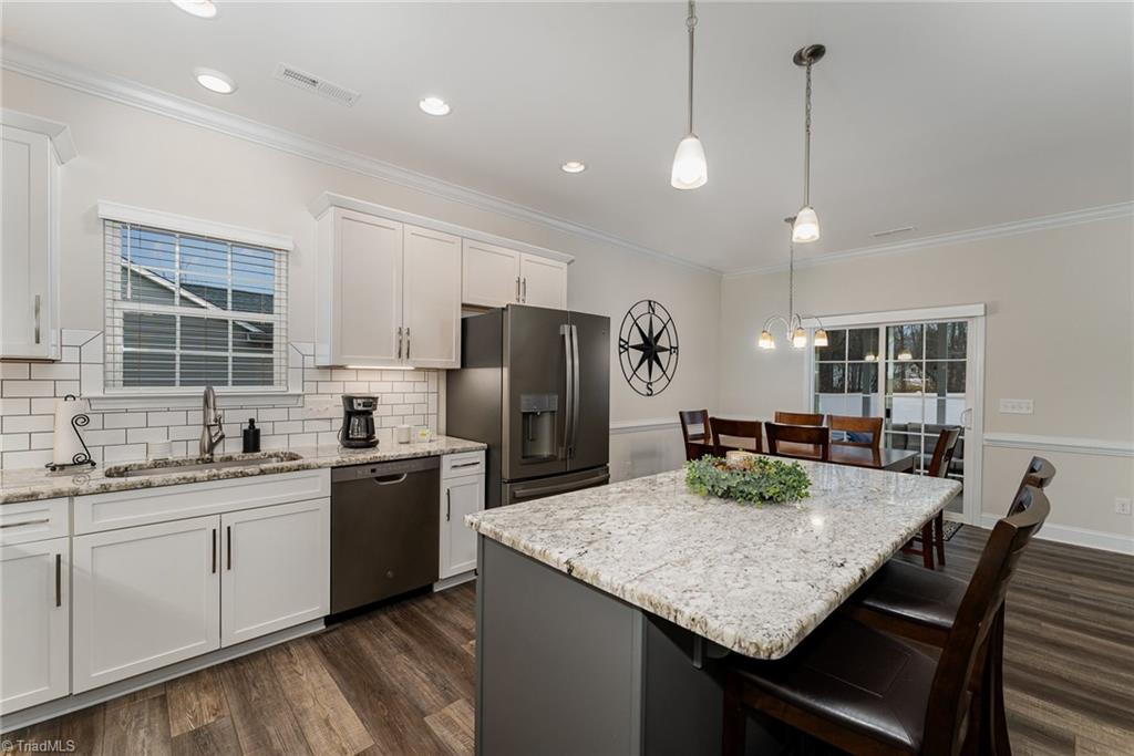 2537 Redwood Hill Court