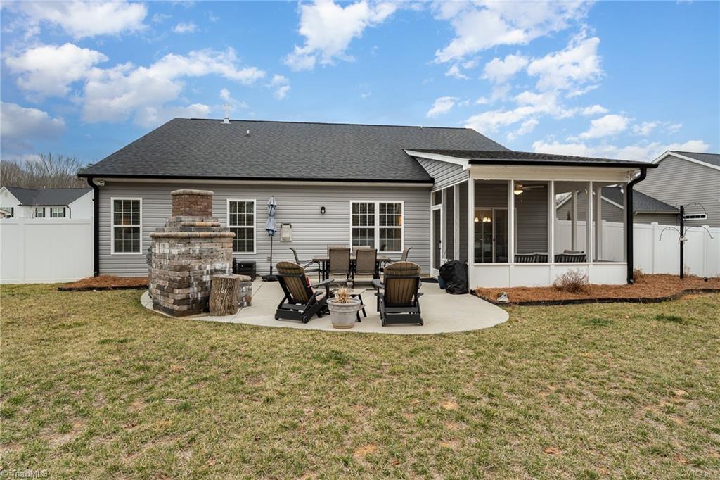 2537 Redwood Hill Court