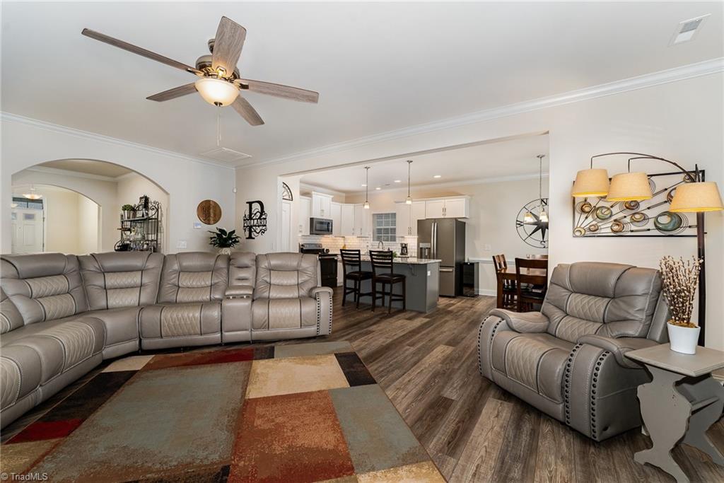 2537 Redwood Hill Court