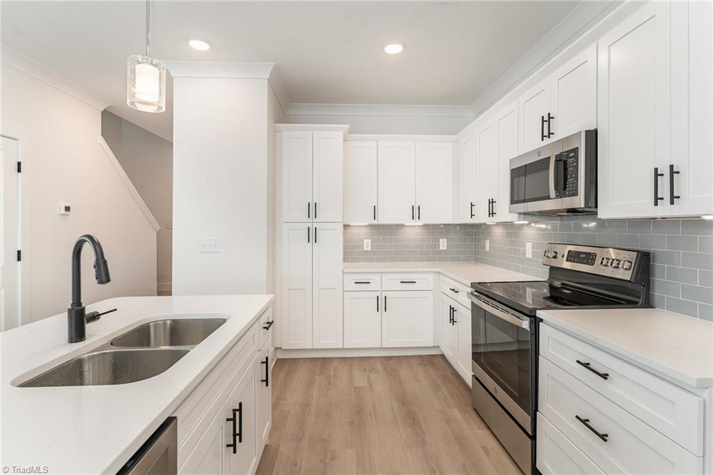 905 Cannon Crossing Circle