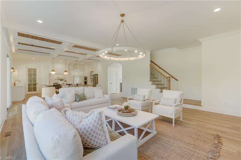 8796 Knoll Creek Court