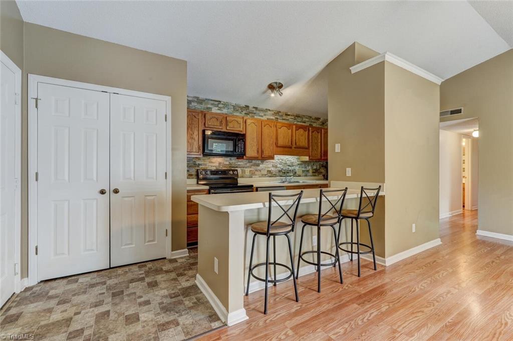 5932 Friendly Avenue W # J