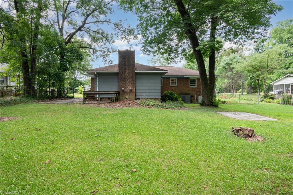 3912 Broadacres Drive