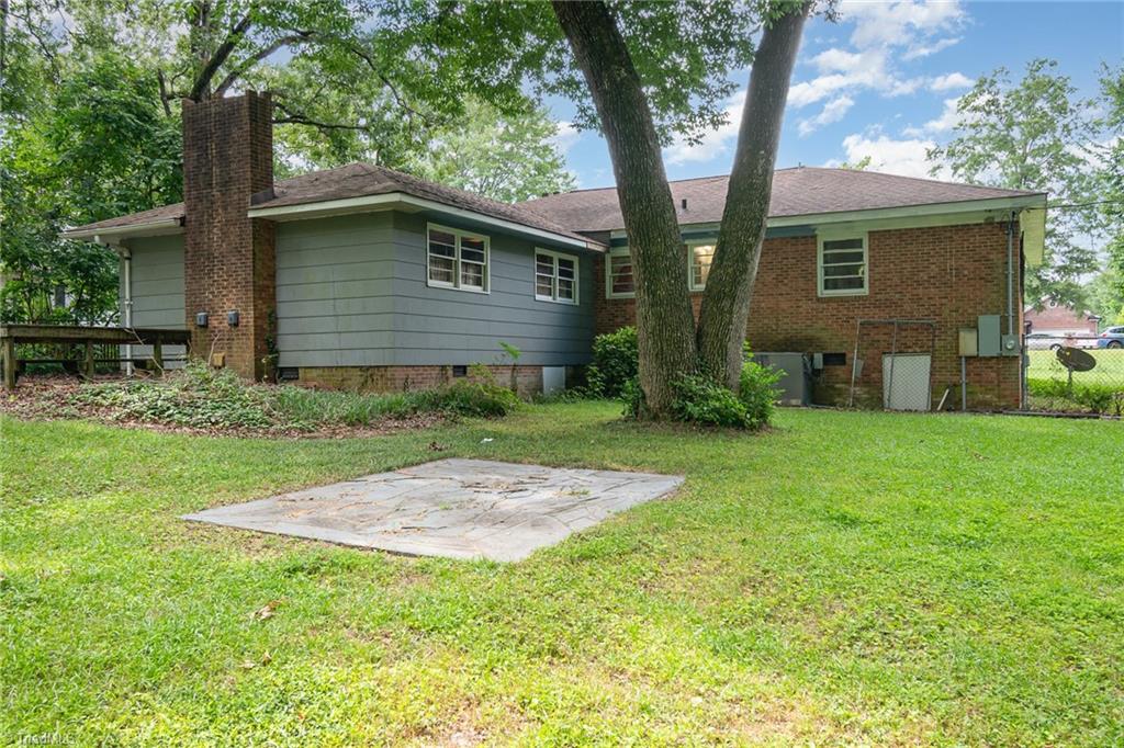 3912 Broadacres Drive