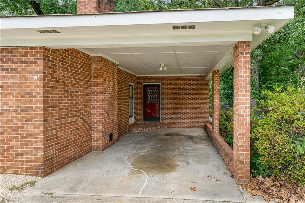 3912 Broadacres Drive