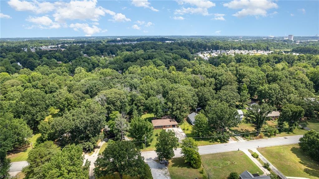 3912 Broadacres Drive