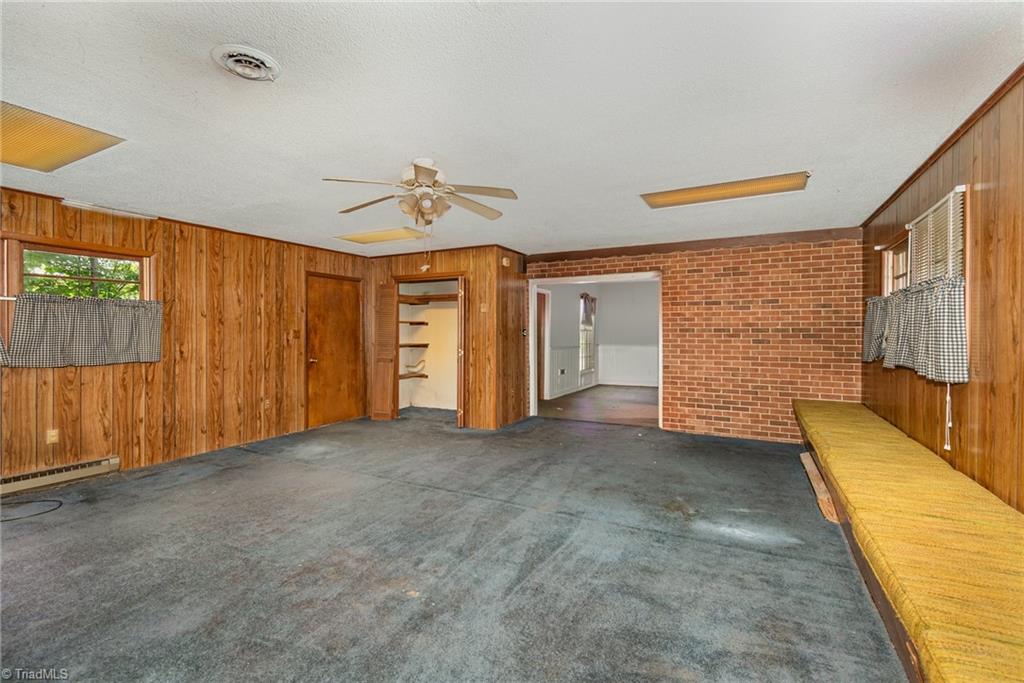 3912 Broadacres Drive