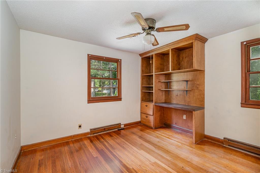 3912 Broadacres Drive