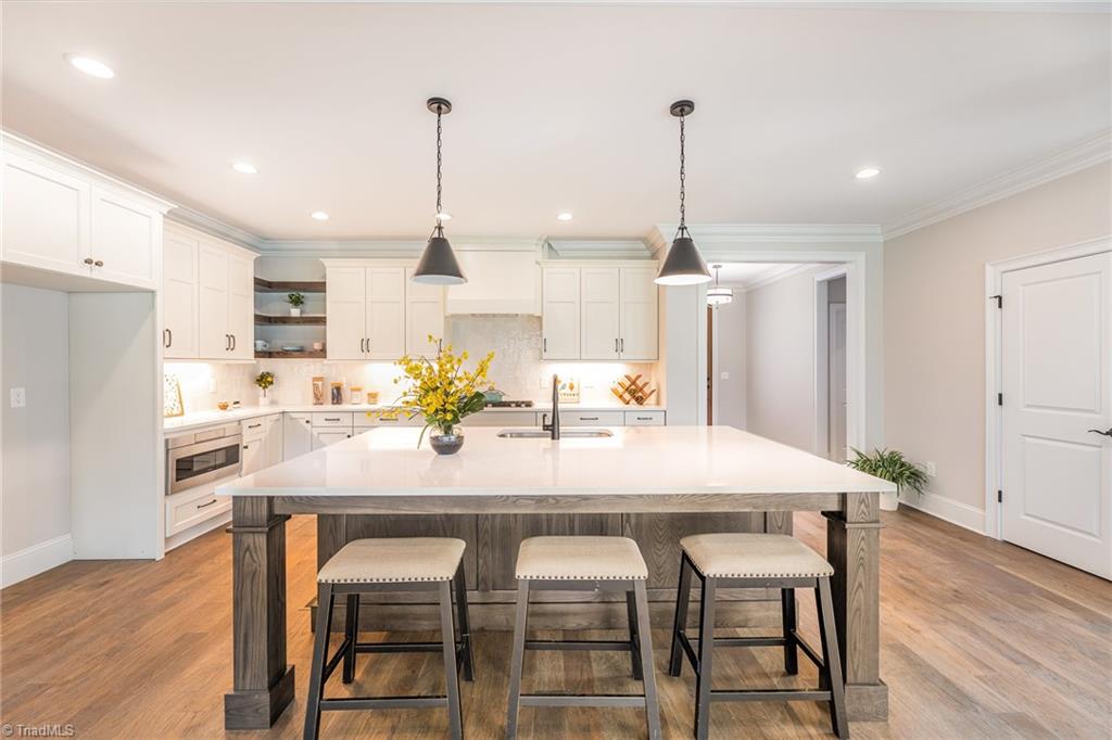 8200 Odin Court