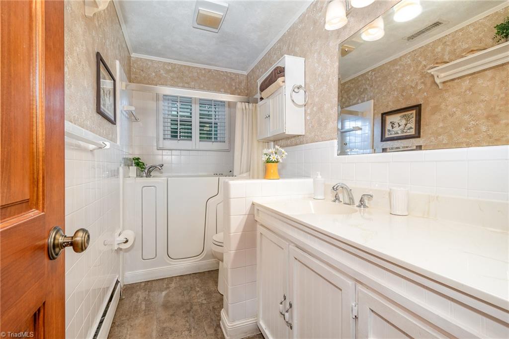 3635 Fairlane Street