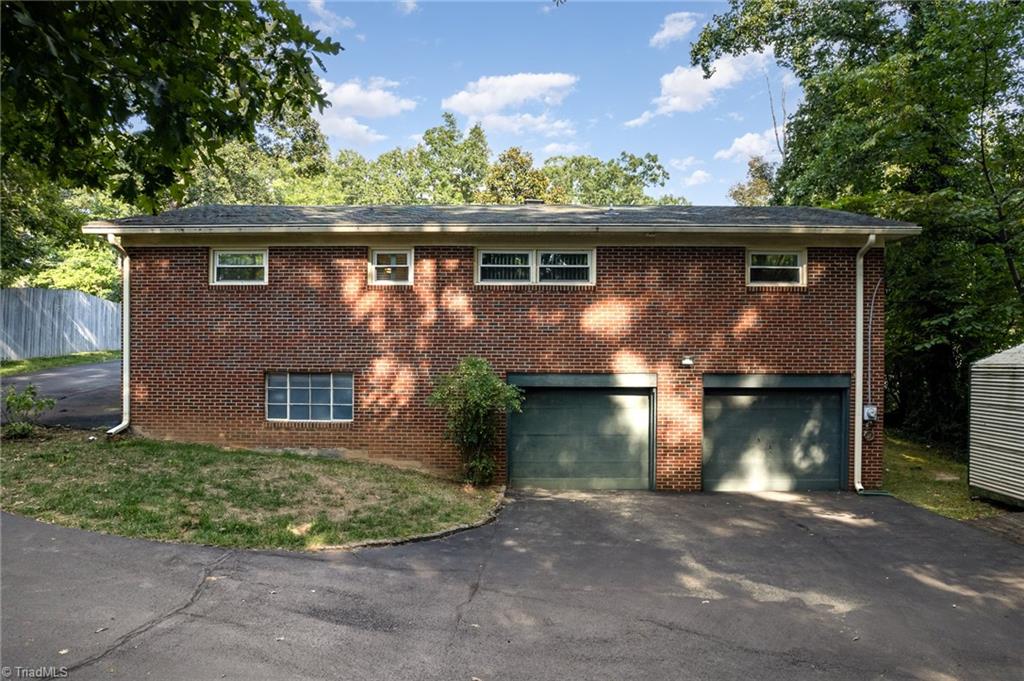 3635 Fairlane Street