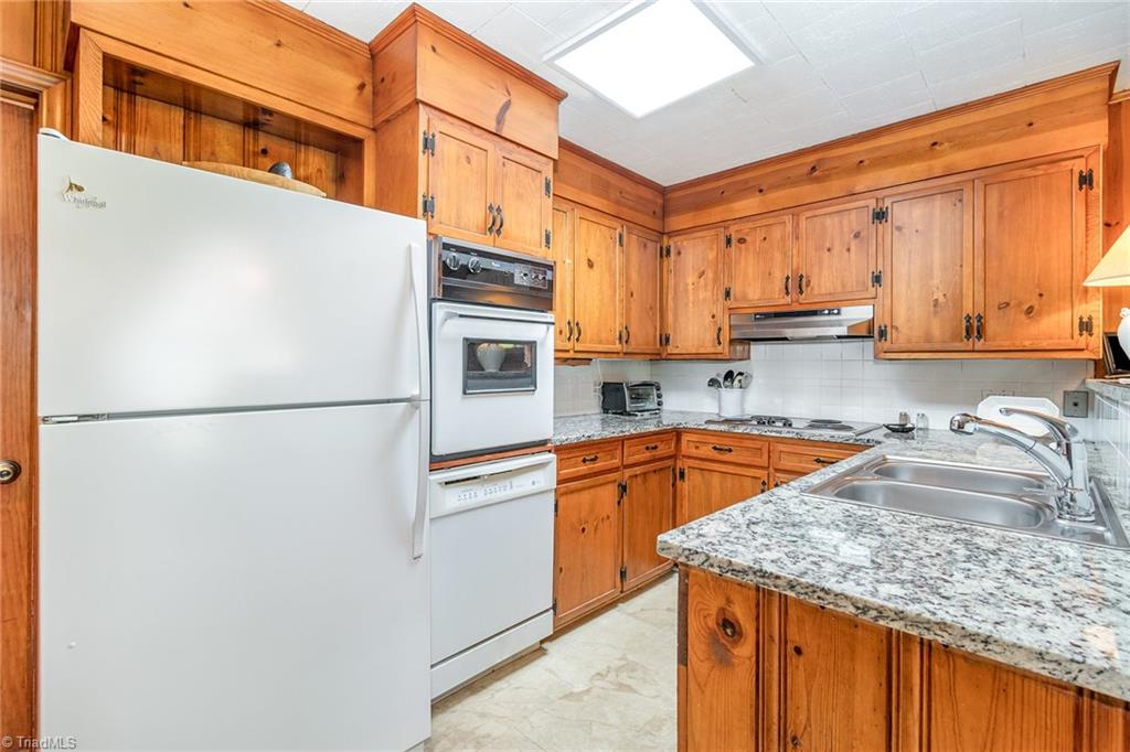 3635 Fairlane Street