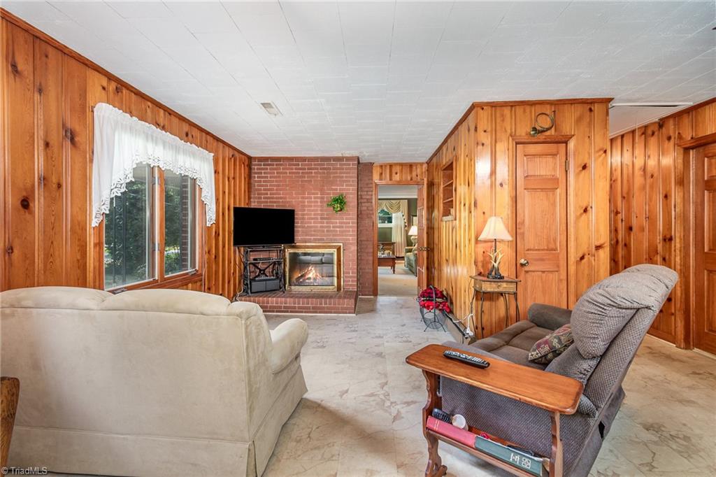 3635 Fairlane Street