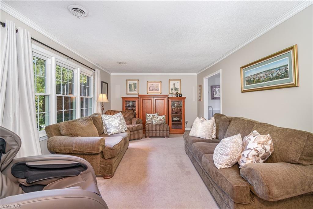 35 Windsor Circle