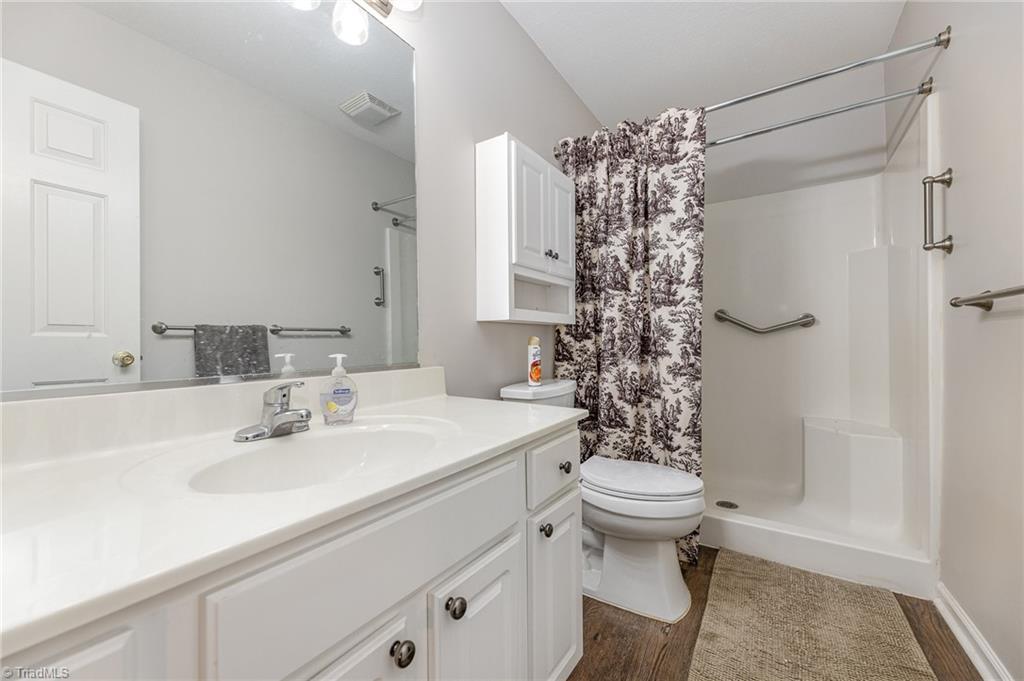 205 Glen Gate Circle