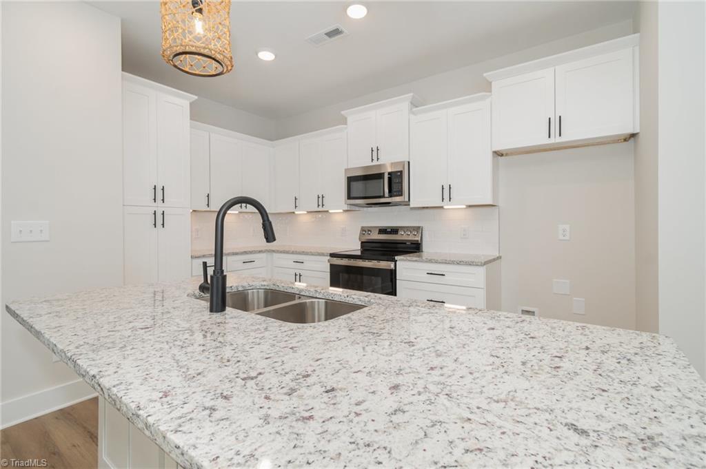 908 Cannon Crossing Circle