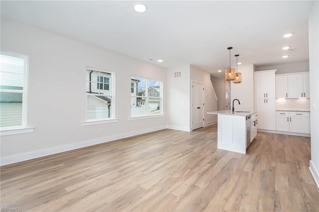 908 Cannon Crossing Circle