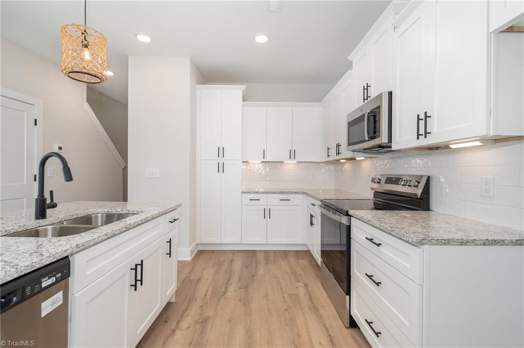 908 Cannon Crossing Circle