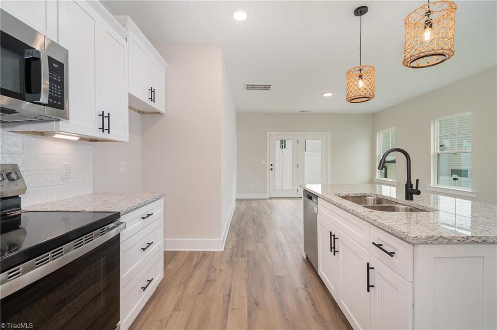 908 Cannon Crossing Circle