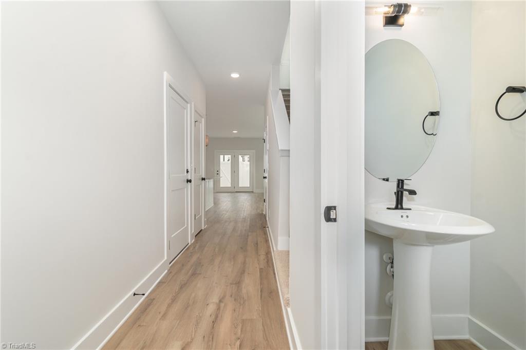 908 Cannon Crossing Circle