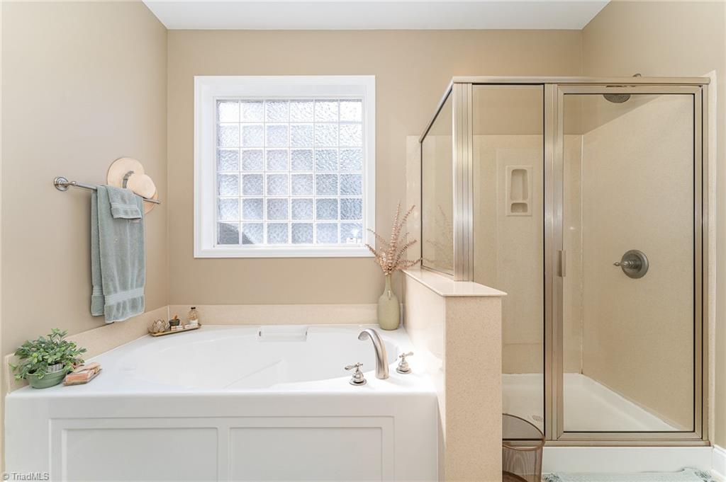 2360 Rockland Circle