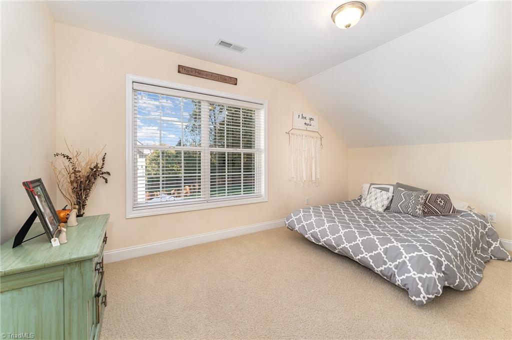 2360 Rockland Circle