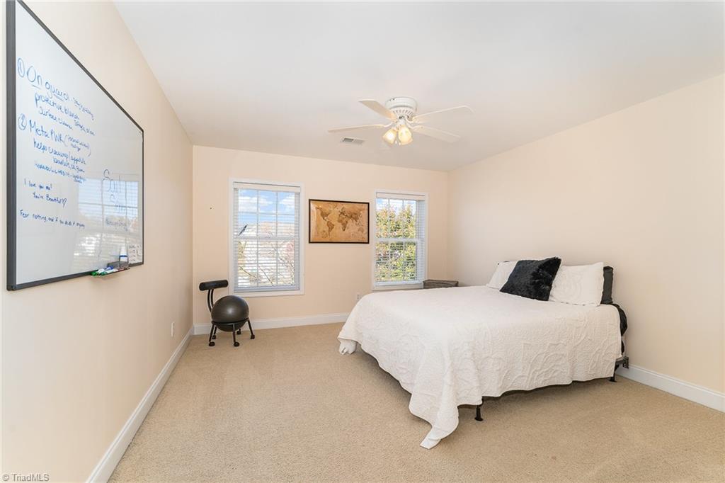 2360 Rockland Circle