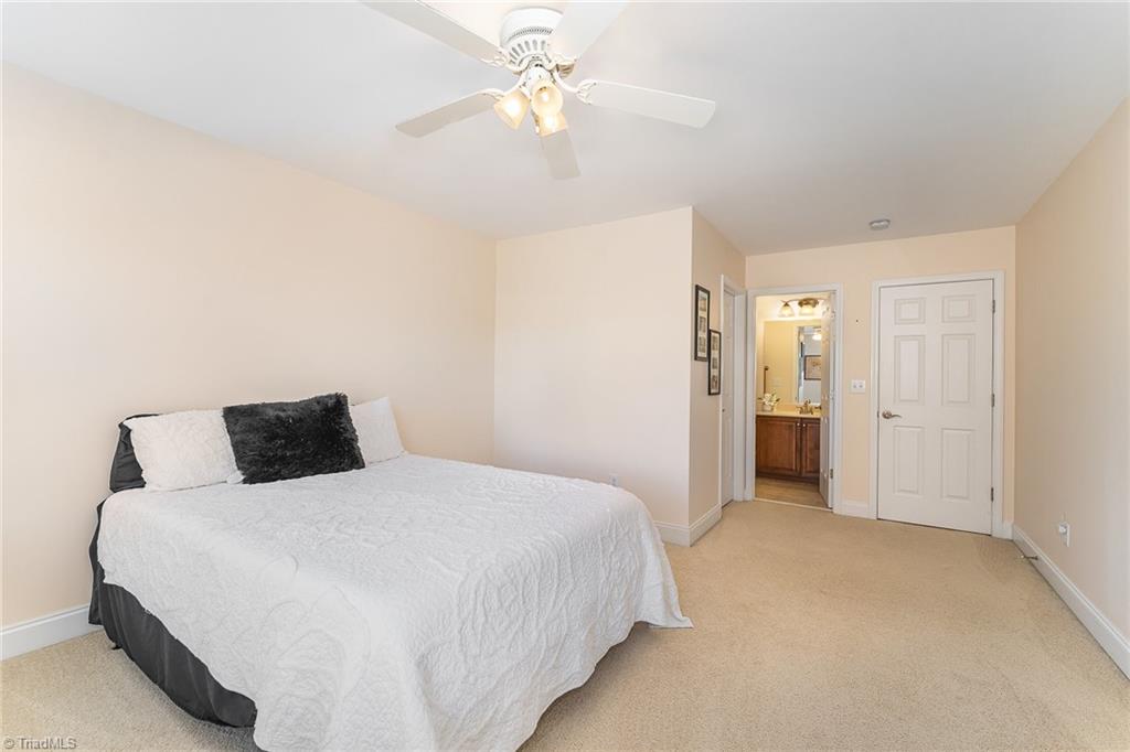 2360 Rockland Circle