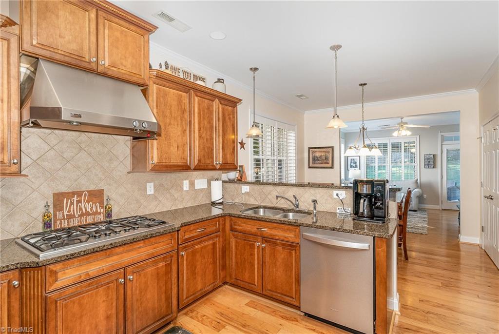 2360 Rockland Circle