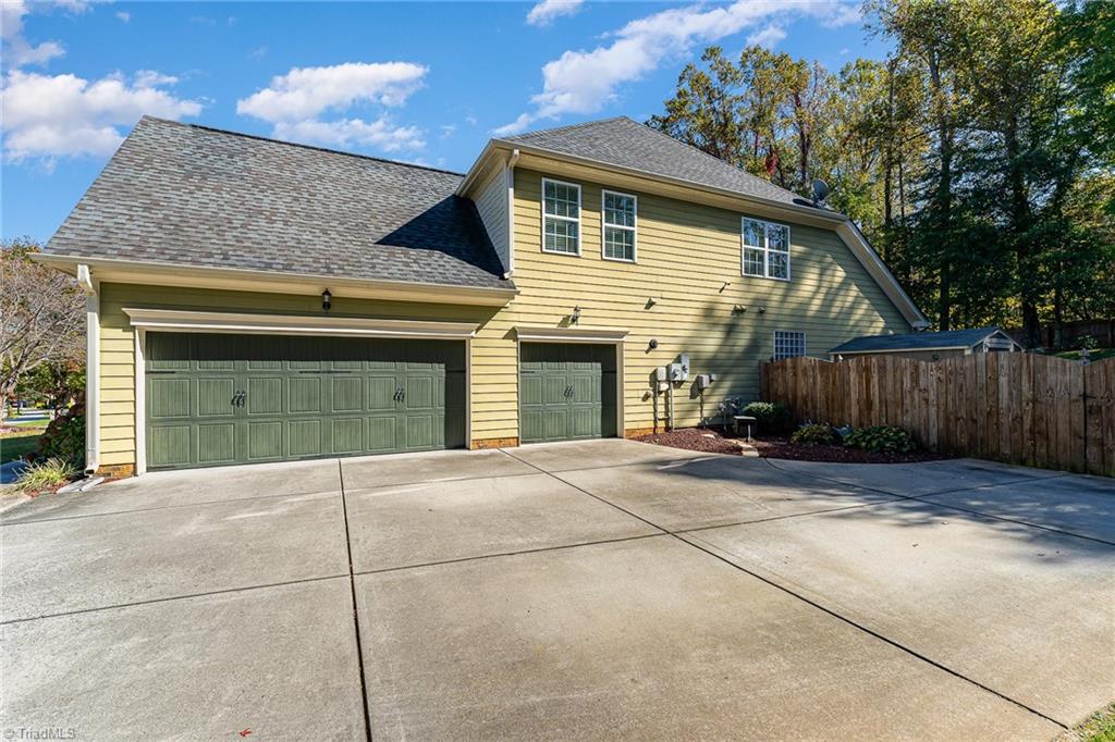 2360 Rockland Circle