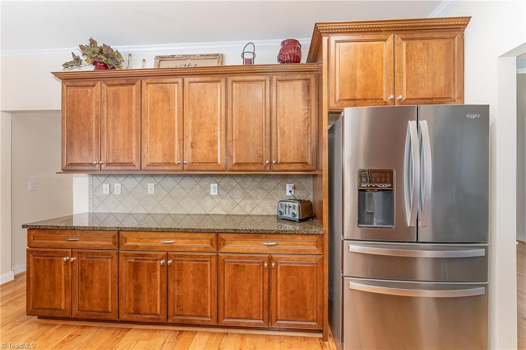 2360 Rockland Circle