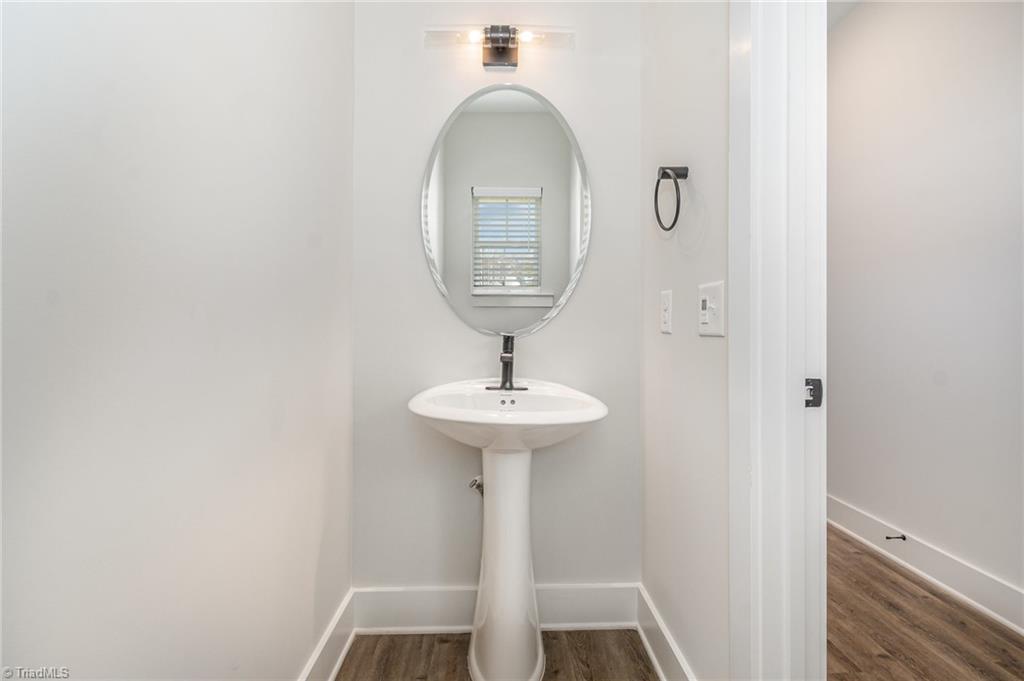 922 Cannon Crossing Circle