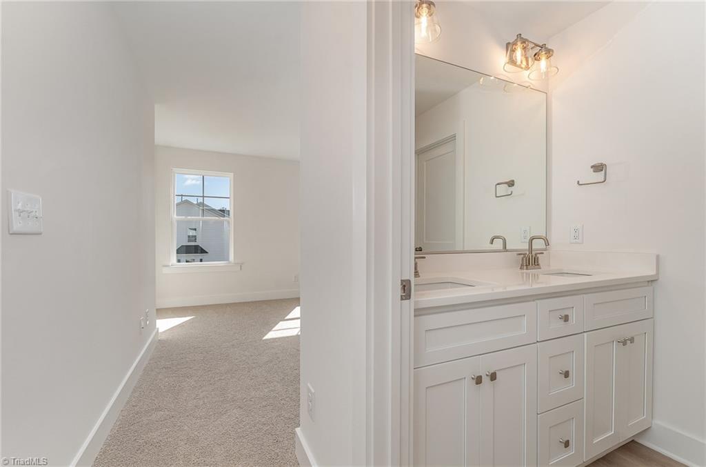 920 Cannon Crossing Circle