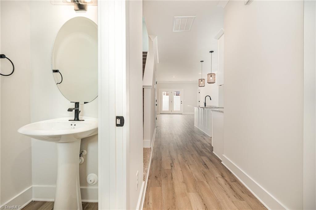 916 Cannon Crossing Circle