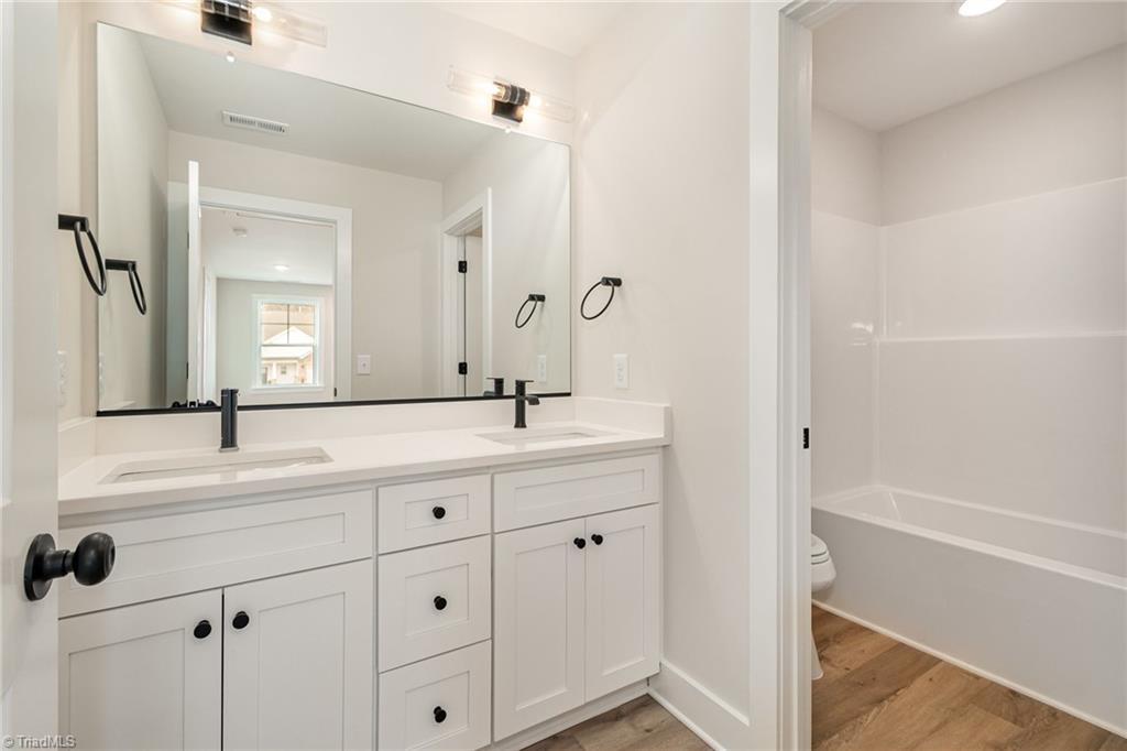 916 Cannon Crossing Circle