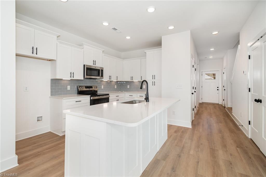 912 Cannon Crossing Circle