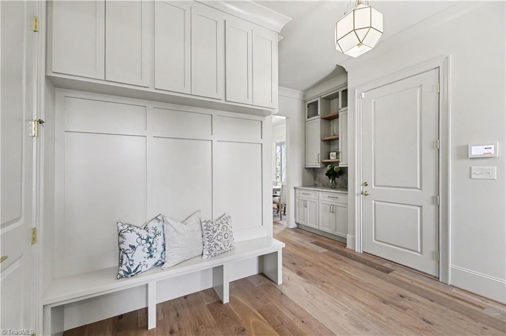 7126 Lion's Gate Drive