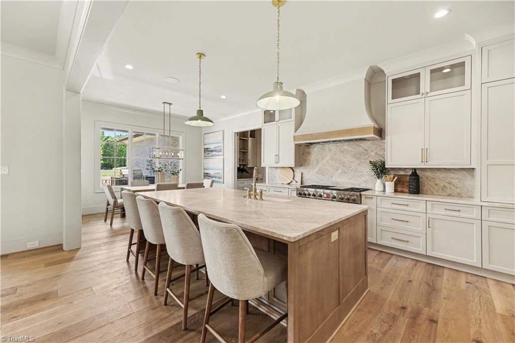 7126 Lion's Gate Drive