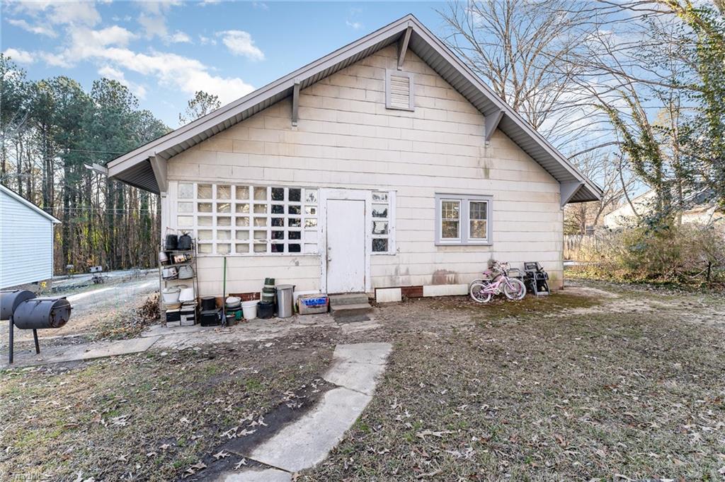 844 Cummins Street