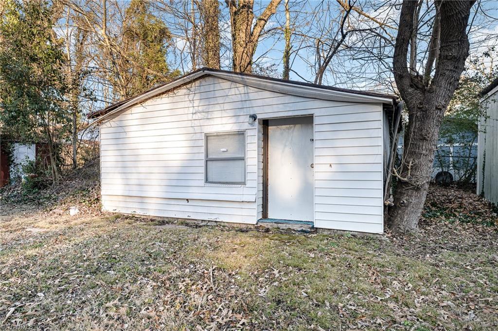844 Cummins Street