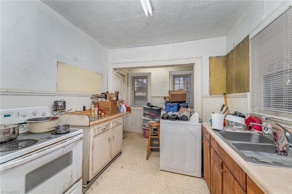 844 Cummins Street