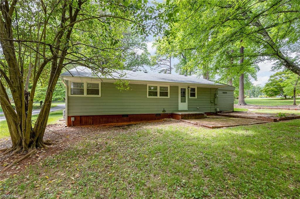 1122 Rustic Road