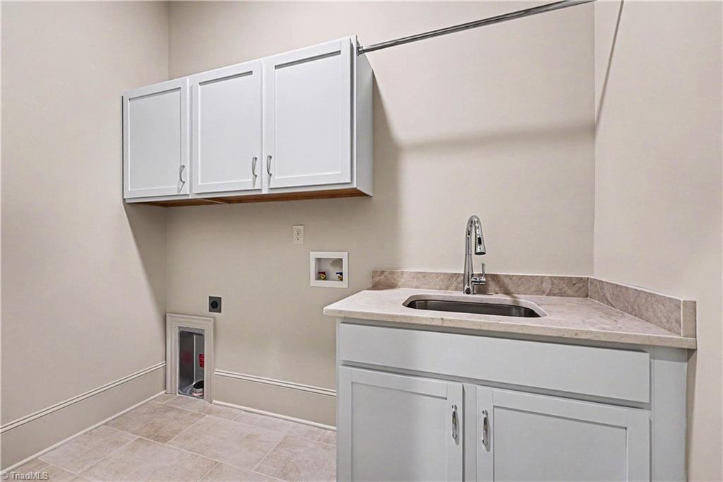 22 Creswell Manor Drive