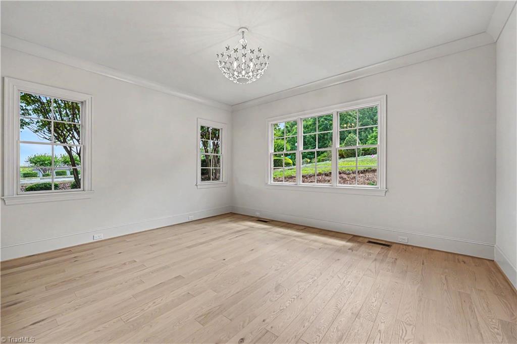 22 Creswell Manor Drive