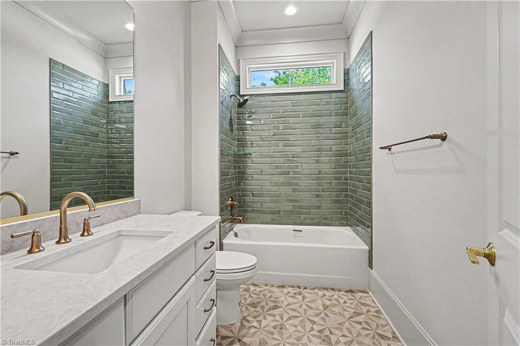 22 Creswell Manor Drive