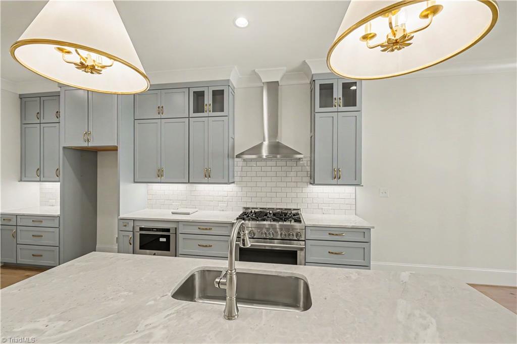 20 Creswell Manor Drive