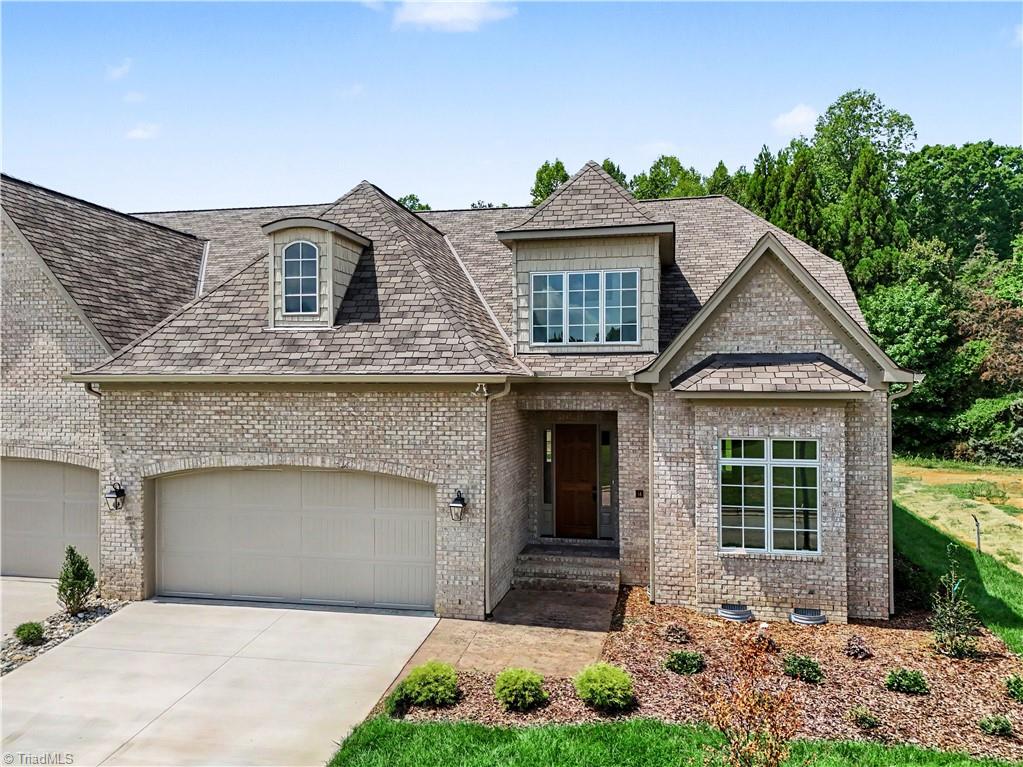 20 Creswell Manor Drive