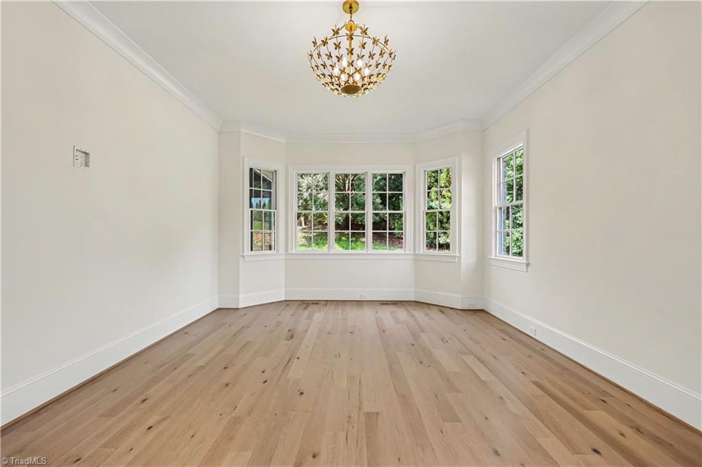 20 Creswell Manor Drive