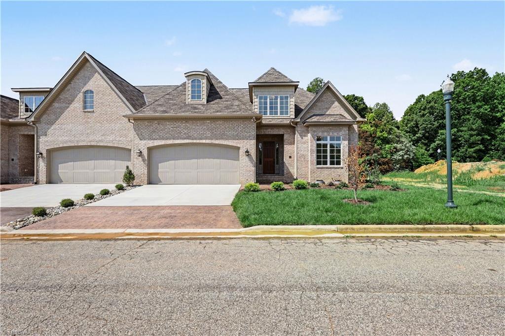 20 Creswell Manor Drive