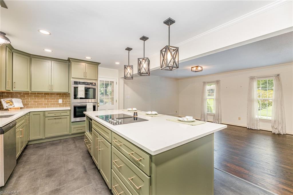 1020 Sweetbriar Road